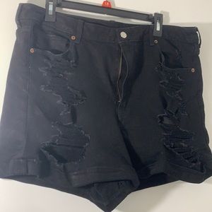 NWT American Eagle distressed mom short